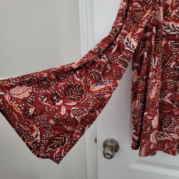 Jessica Simpson Belled sleeve Blouse Boho Size M - Picture 2 of 5